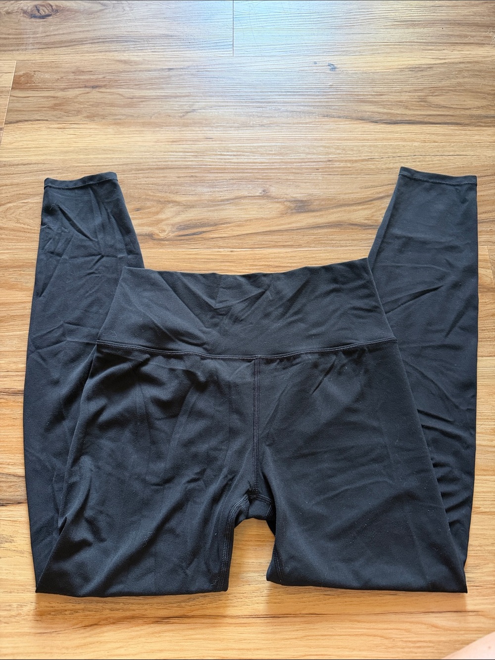 Women’s Vuori leggings, size 4, 26”